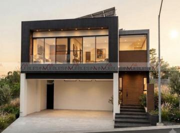 Casa · 400m² · 4 Recámaras · 3 Estacionamientos · Casa en Renta en Santiago