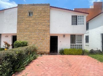 Casa · 110m² · 2 Estacionamientos · Casa en Venta en El Centro de San Juan del Rio, Queretaro