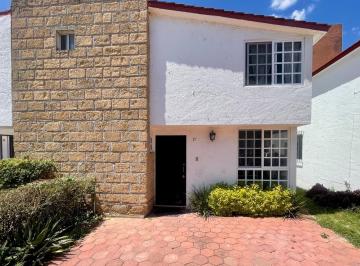 Casa · 110m² · 2 Estacionamientos · Casa en Venta en El Centro de San Juan del Rio, Queretaro