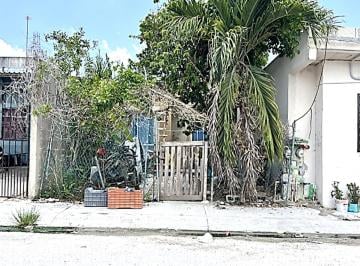 Casa de 1 habitación, Solidaridad · Casa de 90 m² con 1 Recámara en Venta en Las Flores