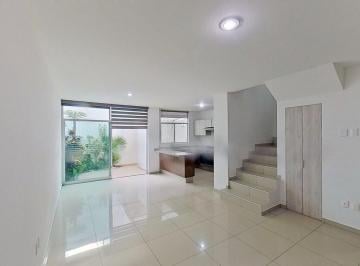 Casa · 140m² · 4 Recámaras · 2 Estacionamientos · Casa en Venta en Natura Prolongación Mariano Otero