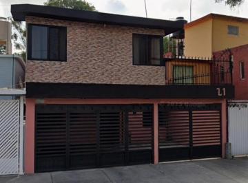 Casa de 3 habitaciones, Coyoacán · Casa en Venta en Colonia Culhuacan Ctm Sexta, Coyoacan, Ciudad de Mexico