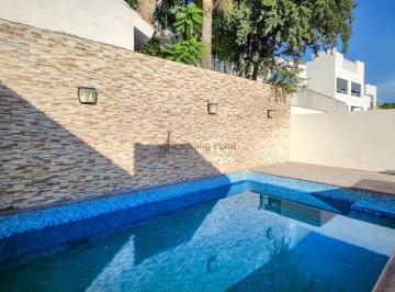 Casa de 3 habitaciones, Monterrey · Casa en Venta Remodelada, Alberca y Terraza Panorámica en Zona Sur de Monterrey