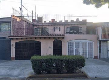 Casa de 4 habitaciones, Coyoacán · Casa con Jardin en Canal de Miramontes