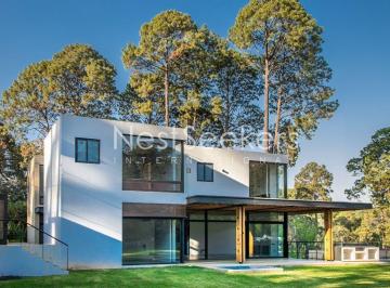 Casa en condominio de 4 habitaciones, Valle de Bravo · Casa en Condominio en Venta en Avándaro