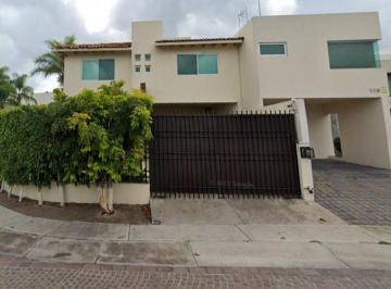 Casa de 6 habitaciones, Querétaro · ¡Excelente Oportunidad! Casa en Venta en Juriquilla Qro. Muy por Debajo del Costo Comercial!