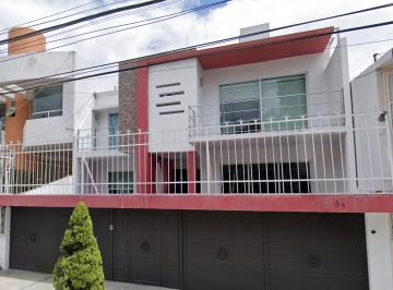 Casa de 5 habitaciones, Naucalpan de Juárez · Casa en Venta en Cd. Satélite, Naucalpan de Juárez, Méx.