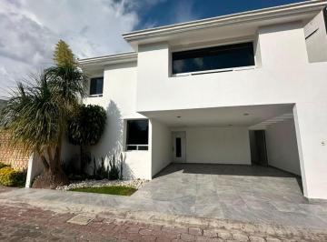 Casa de 3 habitaciones, San Pedro Cholula · Casa en Residencial con Jardin por Explanada