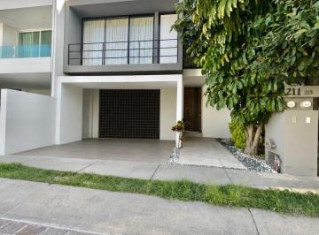 Casa en condominio de 3 habitaciones, León · Lomas Punta del Este, Casa de Venta
