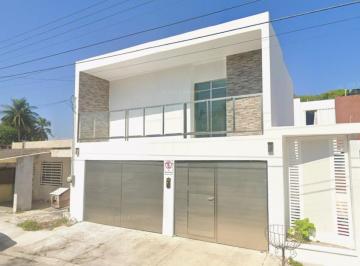Casa de 4 habitaciones, Othón P. Blanco · Casa en Venta en Chetumal Centro