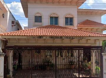 Casa de 5 habitaciones, Mérida · Casa en Venta: C. 79a 526, Sambulá,97250 Mérida, Yuc.