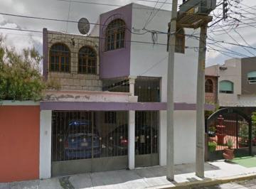 Casa de 3 habitaciones, Mineral de la Reforma · Casa de 128 m² con 3 Recámaras en Venta en Villas del Álamo