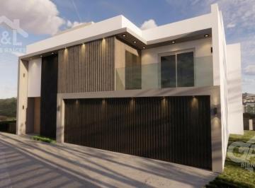Casa · 360m² · 4 Recámaras · 2 Estacionamientos · Casa en Venta en Fraccionamiento Imperial de La Ánimas