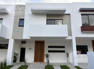 Casa · 153m² · 3 Recámaras · 2 Estacionamientos · Casa en Venta en Arbolada