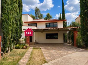 Casa en condominio de 4 habitaciones, León · Hacienda Club de Golf, Casa con Alberca de Venta