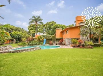 1 · Casa en Fraccionamiento Rancho Cortés | Residencia Tipo Hacienda con Cancha de Tenis, Jardín