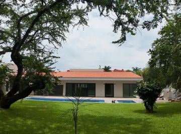 1 · Casa en Real de Tezoyuca | Residencia de un Nivel con Canal de Nado y Jardín Grande