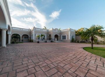 1 · Casa en Venta de Una Planta en Av Principal de Monterreal Merida Yucatan