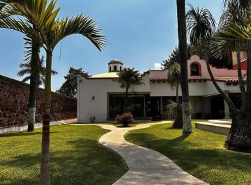 1 · Casa de un Piso con Alberca Jardin en Jardines de Cuernavaca Cerca de Rio Mayo