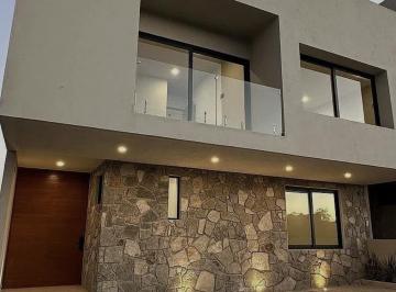 Casa de 4 habitaciones, Querétaro · Estrena Moderna Casa en Lomas de Juriquilla