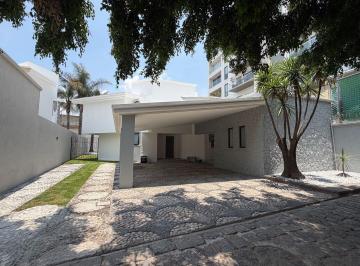 Casa · 361m² · 4 Recámaras · 6 Estacionamientos · Casa en Venta Remodelada. Amplio Jardín en Zavaleta Cerca Angelopolis