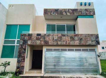 23a71ef86b5f6137e6fd4a436e82dacba44d72123ffe6b4803651291741362e9 · Casa en Venta en Veracruz con Doble Sombra Fracc. Lomas del Mar