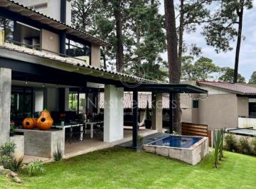 Casa en condominio de 4 habitaciones, Valle de Bravo · Casa en Condominio en Venta Cerca de La Glorieta del Refugio, Avándaro