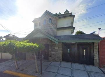 Casa de 4 habitaciones, Tlalnepantla de Baz · Casa de 274 m² con 4 Recámaras en Venta en Lomas de Valle Dorado