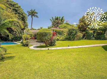 1 · Casa en Palmira Tinguindin | Privada Exclusiva con Jardín, Alberca Solar y Estilo de Vida