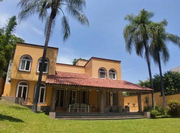 1 · Casa en Acapantzingo | Doble Seguridad, Gran Jardín y Elegancia Atemporal