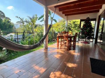 Casa de 4 habitaciones, Valle de Bravo · Casa en Venta en Valle de Bravo | Glamping en Operación