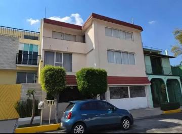 Casa de 6 habitaciones, Naucalpan de Juárez · Casa Para Modernizar