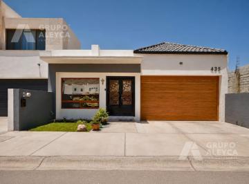 Casa · 309m² · 4 Recámaras · Casa en Fraccionamiento Bosque Real