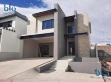 Casa · 280m² · 2 Estacionamientos · Casa en Venta en Bosques del Valle III