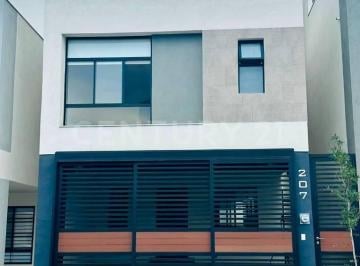 Casa · 197m² · 3 Recámaras · 2 Estacionamientos · Renta de Casa Nueva en La Reserva, García, Nuevo León