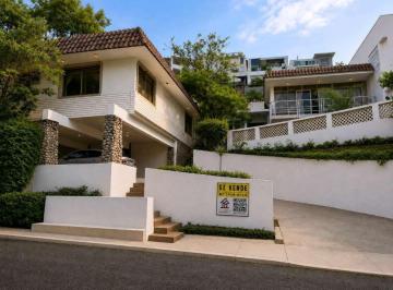 Casa · 340m² · 4 Recámaras · 5 Estacionamientos · Venta Casa en Vista Hermosa