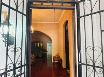 Casa · 398m² · 6 Recámaras · 4 Estacionamientos · Casa en Venta 6 Recamaras Estilo Colonial Alcala Martin Merida (Fvc - 2857)