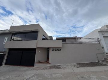 Casa · 500m² · 3 Recámaras · 2 Estacionamientos · Casa en Venta en Lomas del Campestre, Zona Norte, León Gto.