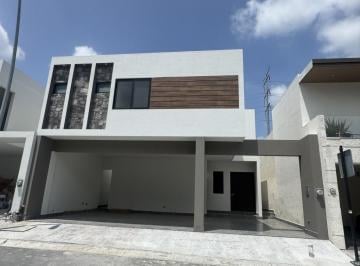 Casa · 350m² · 3 Recámaras · 3 Estacionamientos · Casa en Venta en Amorada