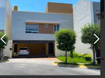 Casa de 3 habitaciones, Monterrey · Casa de 160 m² con 3 Recámaras en Renta en Cerradas de Cumbres Sect. Verona