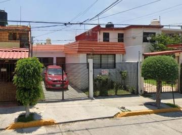 Casa · 120m² · 3 Recámaras · 1 Estacionamiento · Casa en Venta en Bosques de México, Tlanepantla