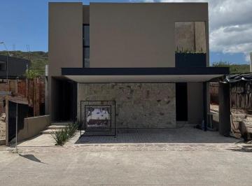 Casa de 3 habitaciones, Querétaro · Casa en Venta en Altozano