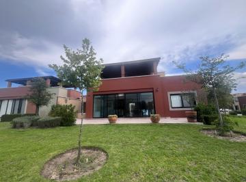 Casa · 236m² · 3 Recámaras · 2 Estacionamientos · Casa de Una Planta, en San Miguel de Allende