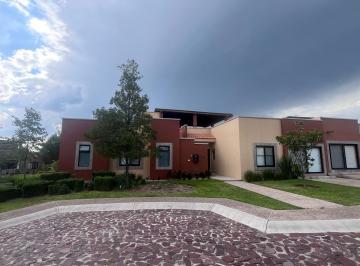 Casa · 3 Recámaras · 2 Estacionamientos · Casa de Una Planta, en San Miguel de Allende