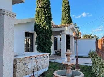 Casa · 350m² · 2 Recámaras · 4 Estacionamientos · Casa en Venta Una Sola Planta | San Antonio Cinta en Venta |