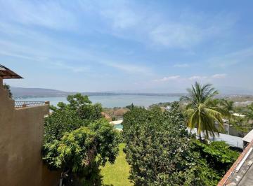Casa · 250m² · 3 Recámaras · 3 Estacionamientos · Casa en Venta con Vista Al Lago de Tequesquitengo, Morelos