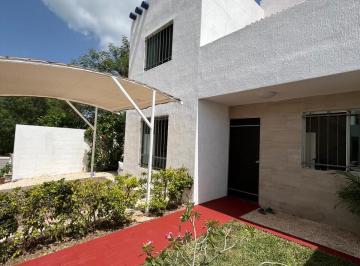 Casa de 3 habitaciones, Mérida · Los Heroes Casa en Esquina Frente a Parque