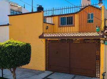 Casa de 3 habitaciones, Tlalnepantla de Baz · Casa de 150 m² con 3 Recámaras en Venta en Valle Dorado, Tlalnepantla.