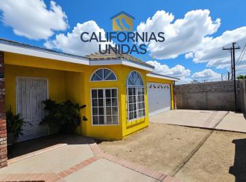 Casa de 4 habitaciones, Playas de Rosarito · Casa en Venta de un Solo Piso, El Plan Rosarito