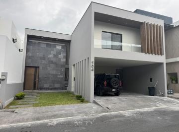 Casa · 310m² · 3 Recámaras · 5 Estacionamientos · Casa en Renta Catujanes Carretera Nacional